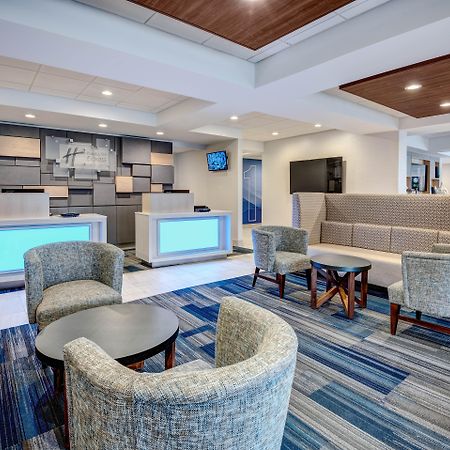 Holiday Inn Express Woodbridge By Ihg Avenel Екстериор снимка