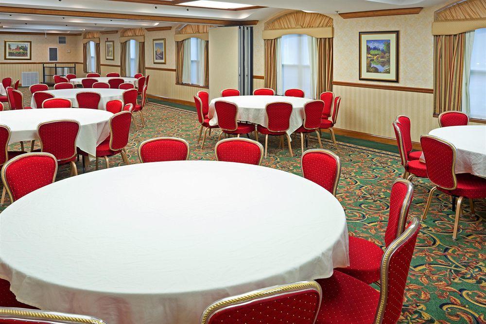 Holiday Inn Express Woodbridge By Ihg Avenel Съоръжения снимка