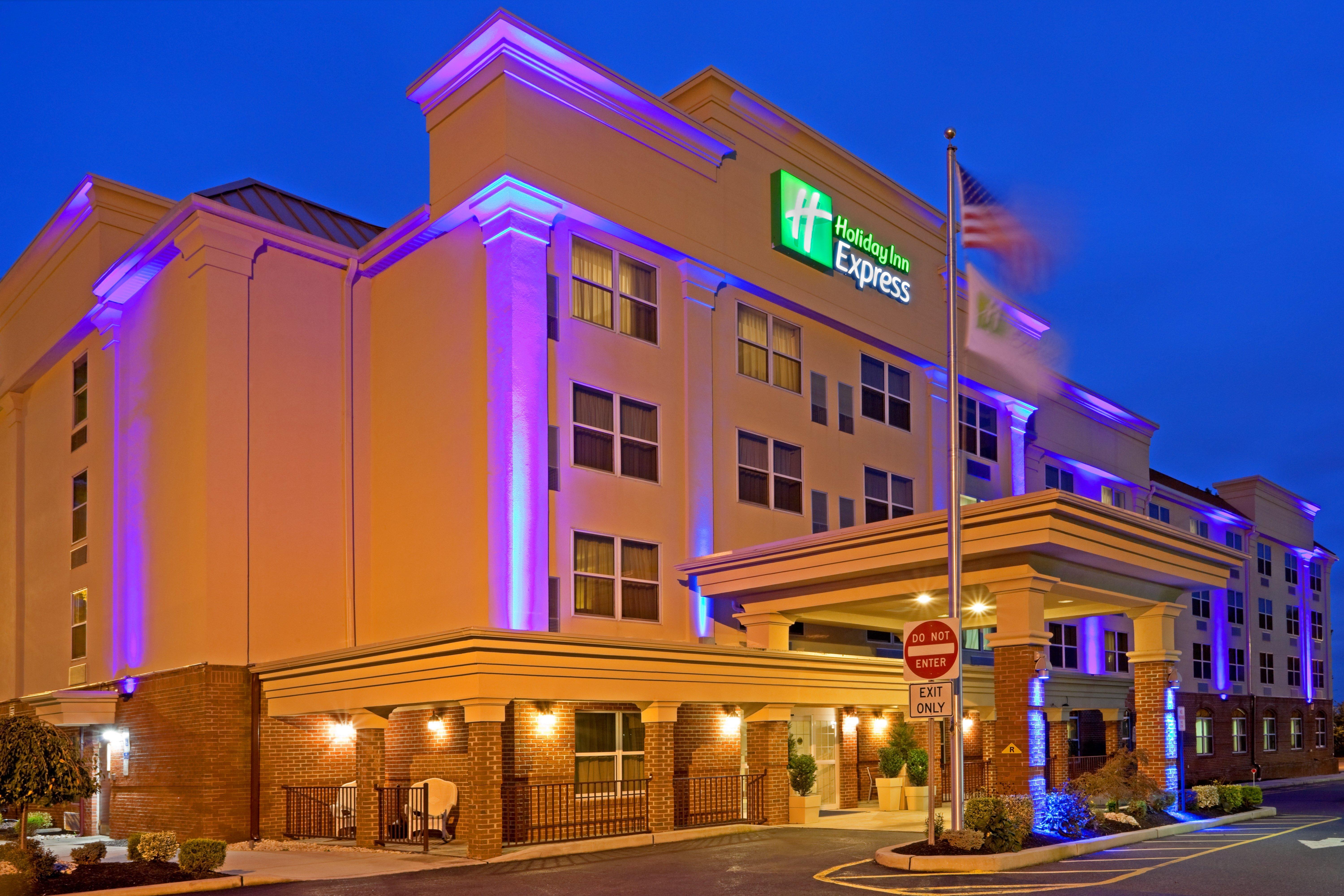 Holiday Inn Express Woodbridge By Ihg Avenel Екстериор снимка