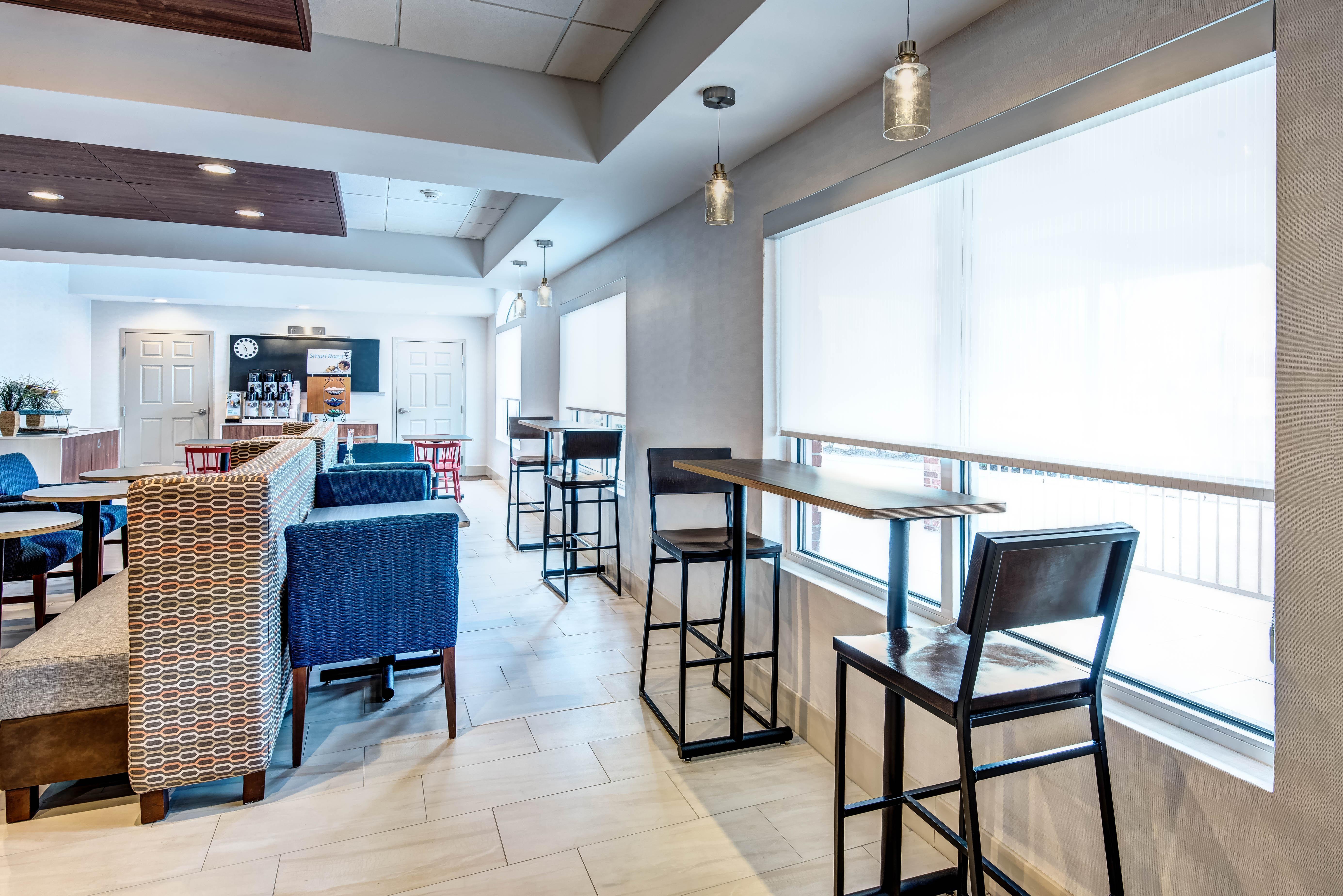 Holiday Inn Express Woodbridge By Ihg Avenel Екстериор снимка