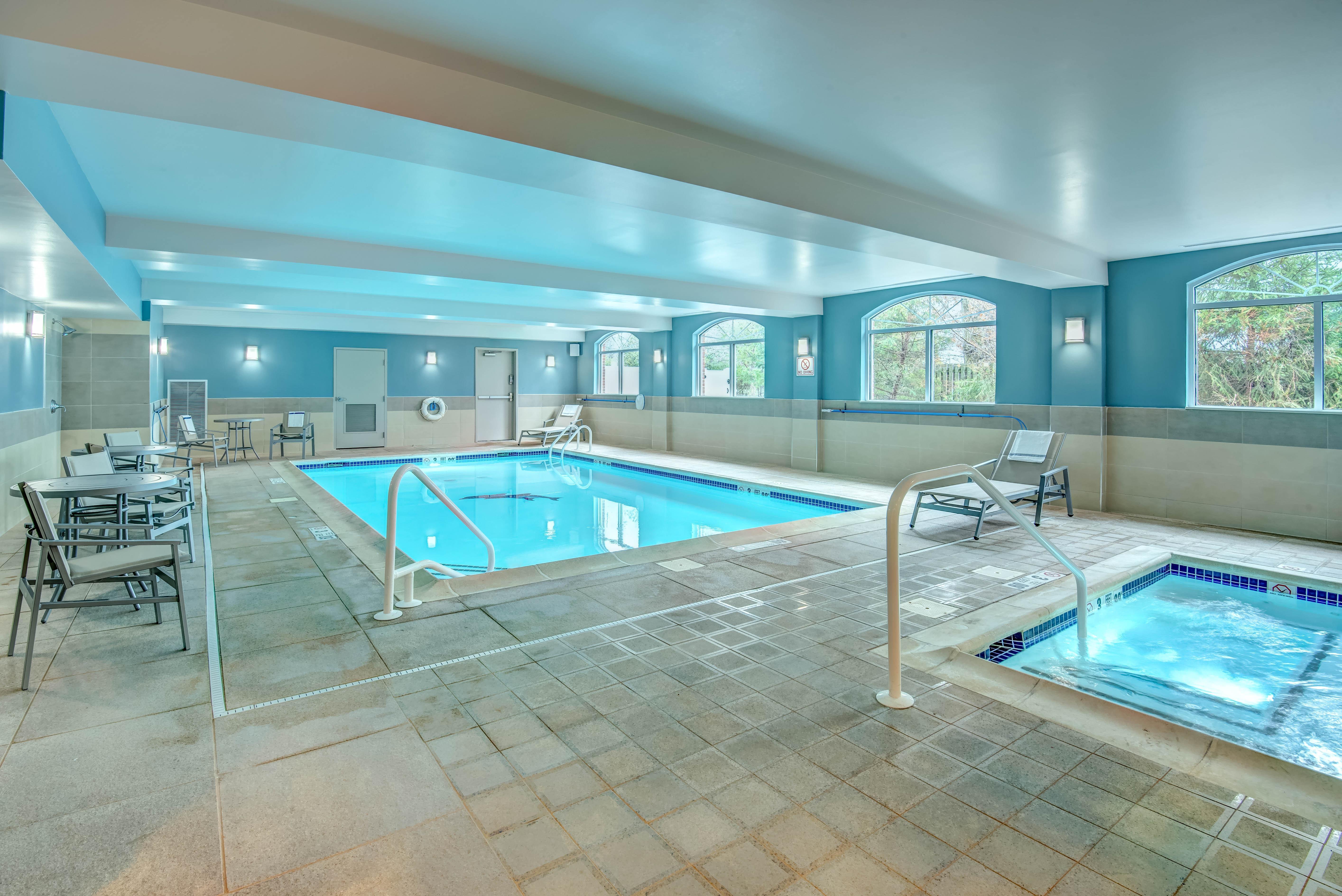 Holiday Inn Express Woodbridge By Ihg Avenel Екстериор снимка