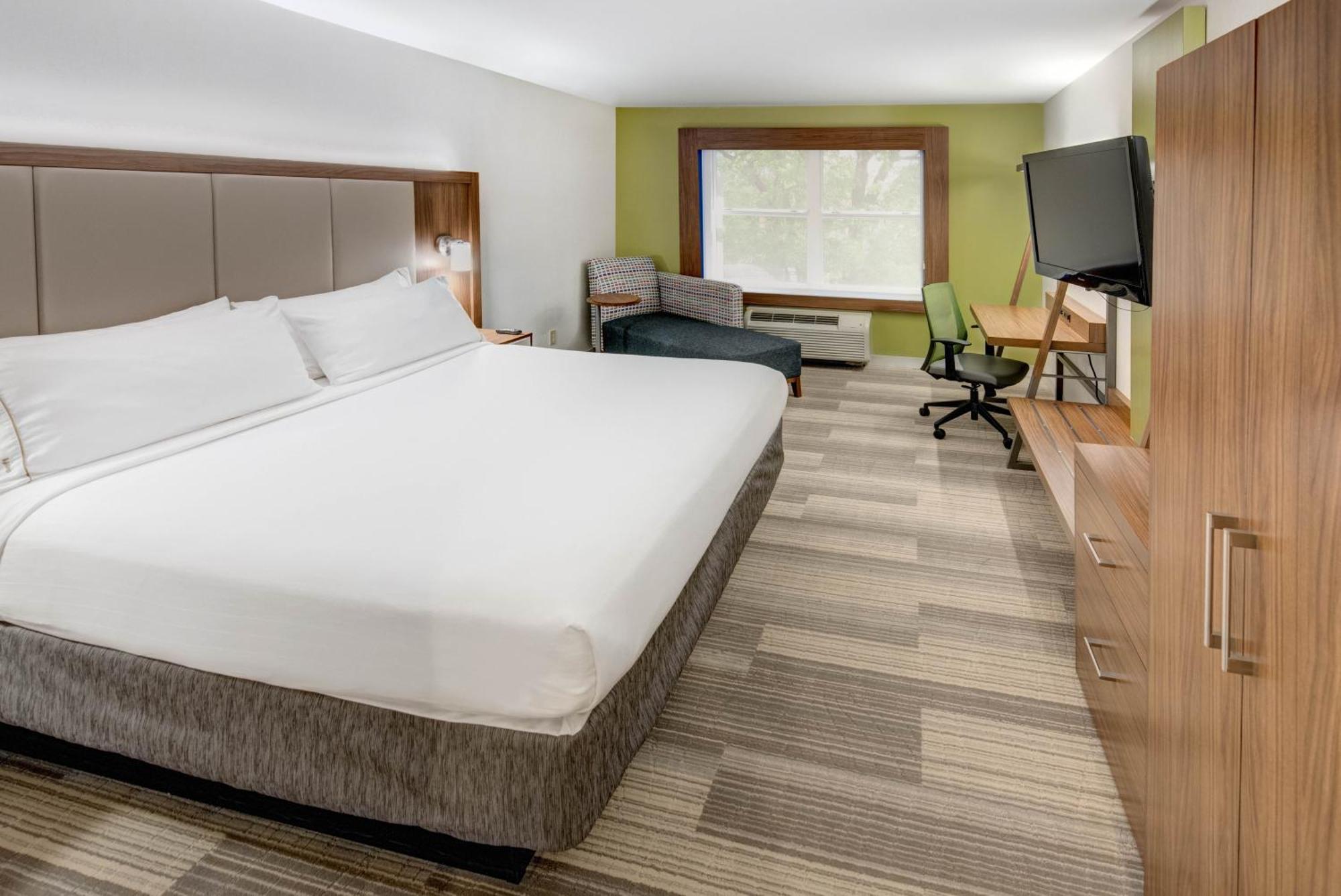 Holiday Inn Express Woodbridge By Ihg Avenel Екстериор снимка